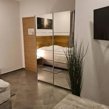 Wellandhome Aalen - 6 Rooms Buitenkant foto