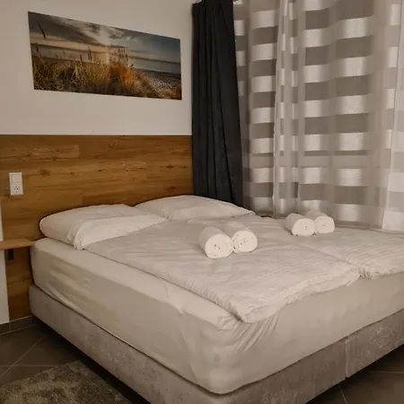 Wellandhome Aalen - 6 Rooms Buitenkant foto
