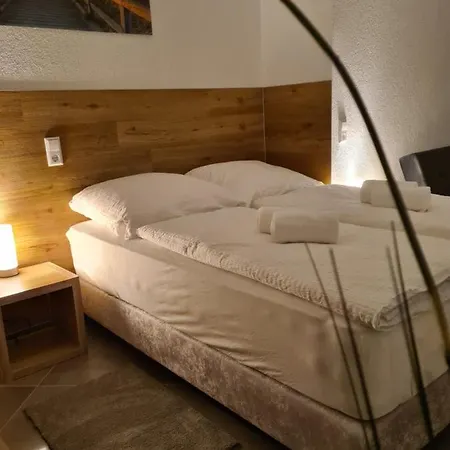 Wellandhome Aalen - 6 Rooms Buitenkant foto