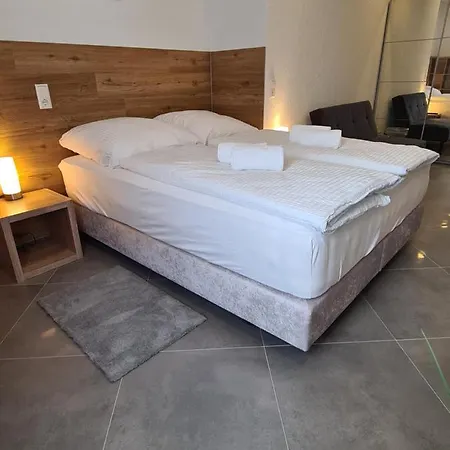 Wellandhome Aalen - 6 Rooms Buitenkant foto
