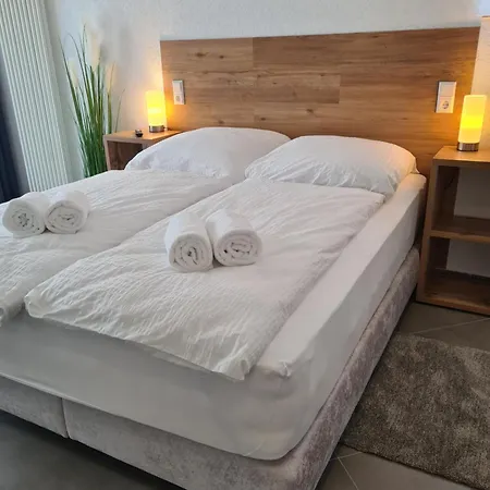 Wellandhome Aalen - 6 Rooms Buitenkant foto