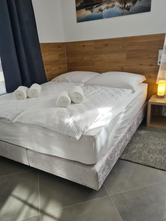Wellandhome - 6 Homestay